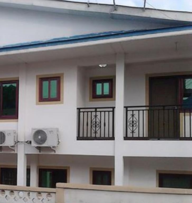 Okumah Hotel Кумаси Екстериор снимка