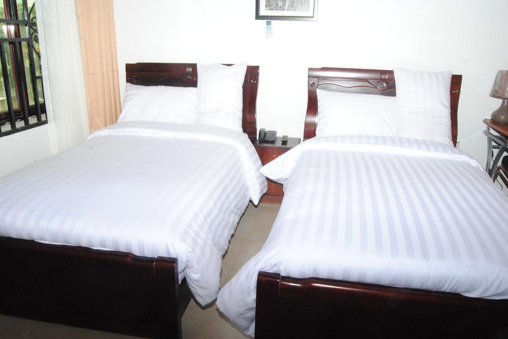 Okumah Hotel Кумаси Стая снимка