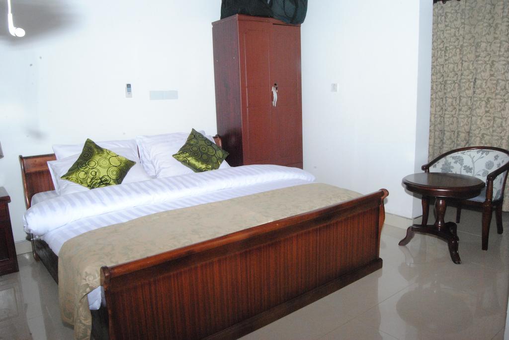 Okumah Hotel Кумаси Стая снимка