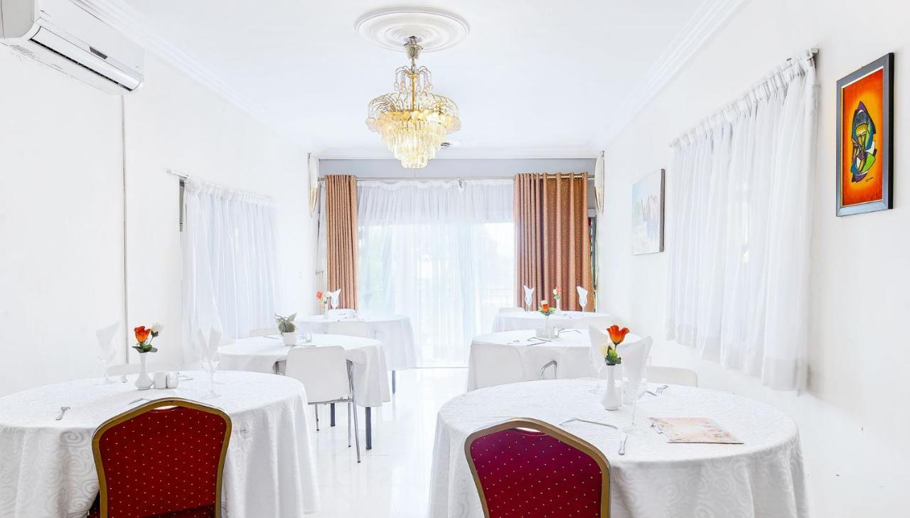 Okumah Hotel Кумаси Екстериор снимка
